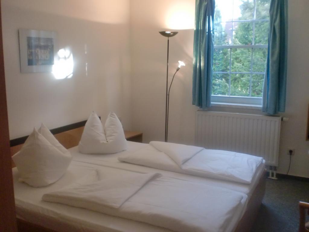 Hotel & Restaurant "Zum Firstenstein" Konigshain Esterno foto