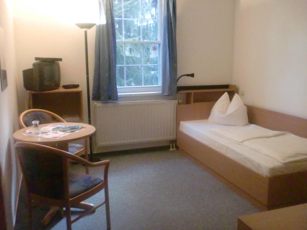 Hotel & Restaurant "Zum Firstenstein" Konigshain Esterno foto