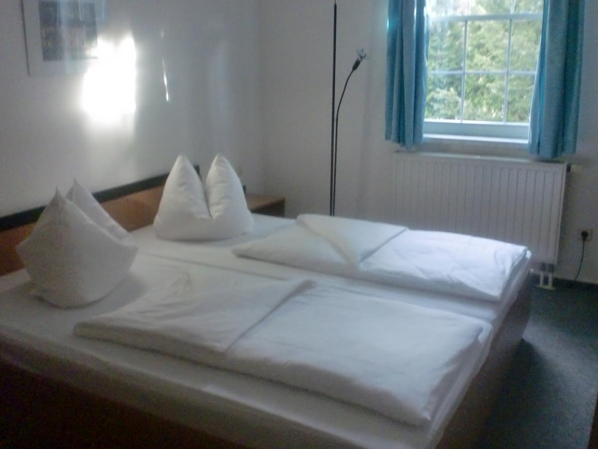 Hotel & Restaurant "Zum Firstenstein" Konigshain Esterno foto